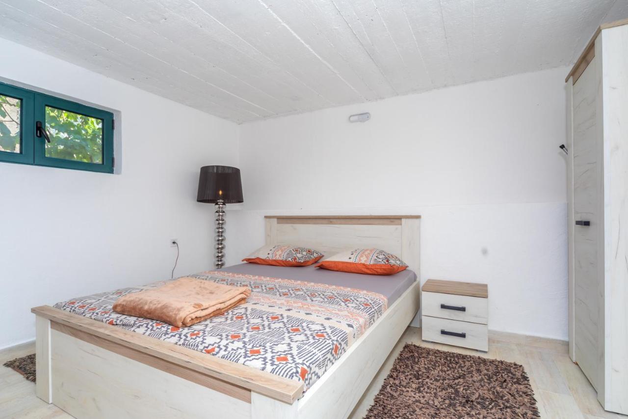 Apartman Sara Bar Exterior photo
